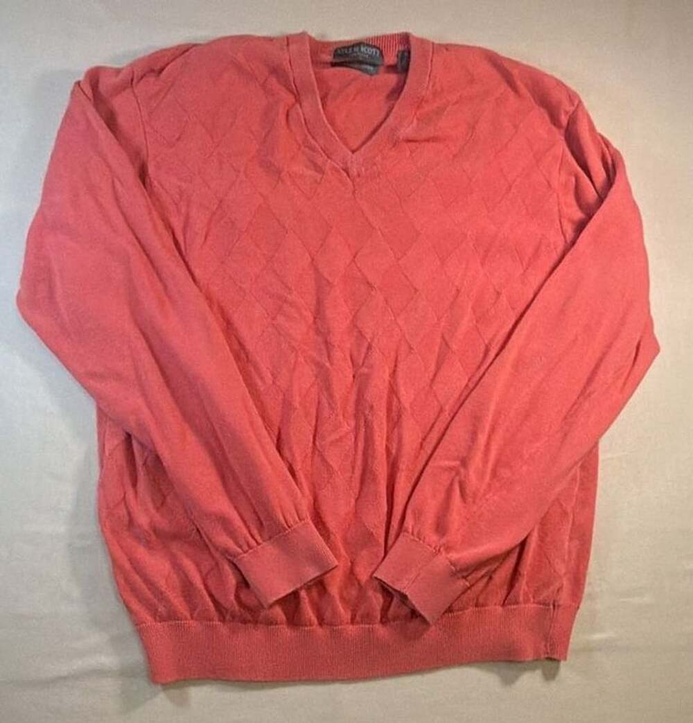 Lyle & Scott Scotland Men's XL Coral Pink 100% Cotton V-Neck Knit Sweater